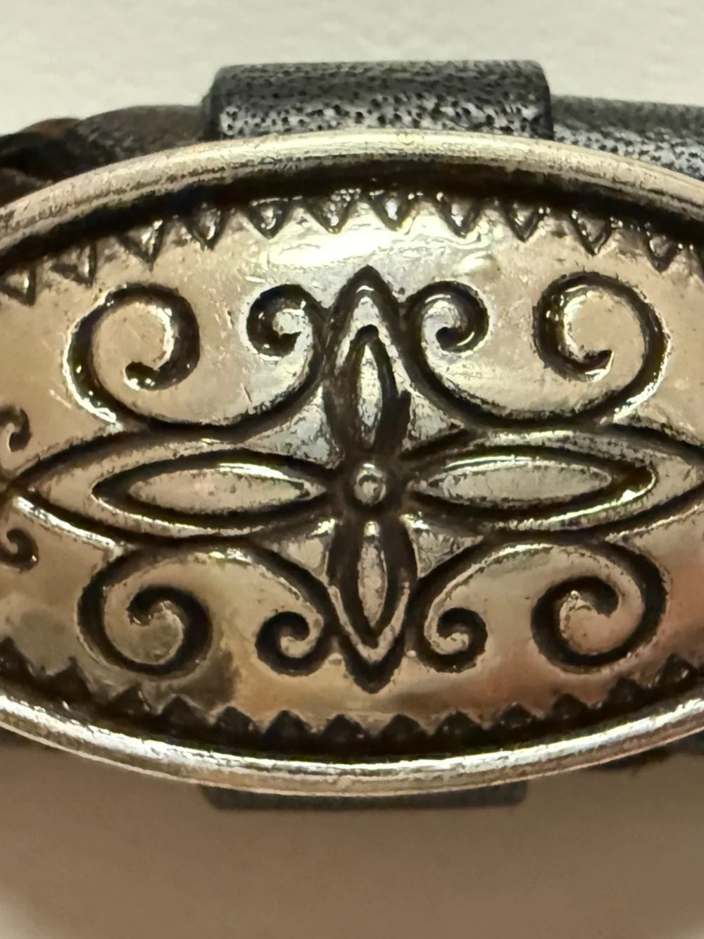 Vintage Brighton Concho Belt 97010.  Two Tone. SZ 32 M/L Beautiful Condition.